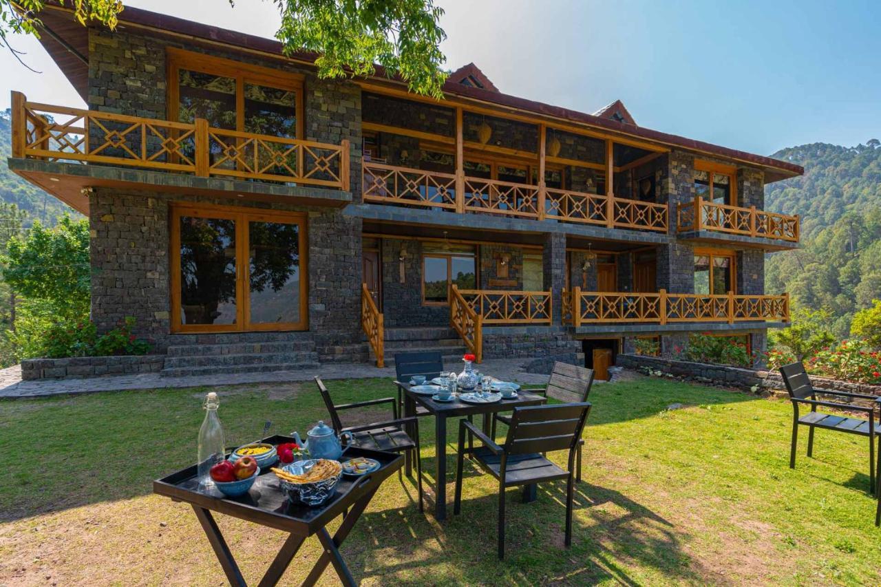 Stayvista At Mountain Mirage 3Br Villa Luxury In Kasauli With Jacuzzi โซลัน ภายนอก รูปภาพ