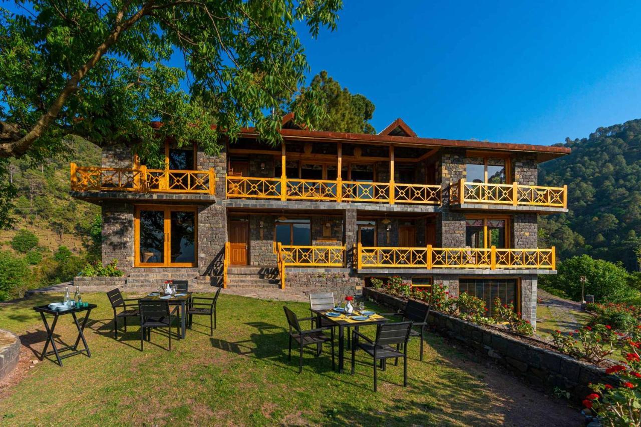Stayvista At Mountain Mirage 3Br Villa Luxury In Kasauli With Jacuzzi โซลัน ภายนอก รูปภาพ